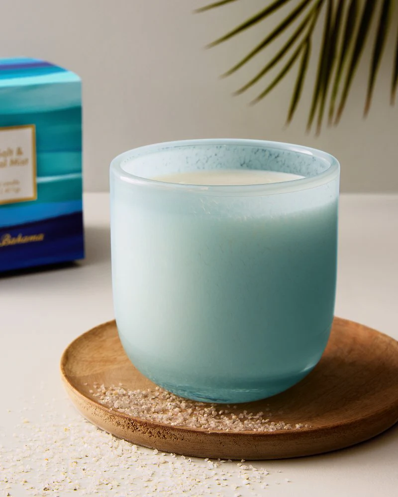 Sea Salt and Coastal Mist 14.5-oz. Powdered Glass Jar Candle - Image 3